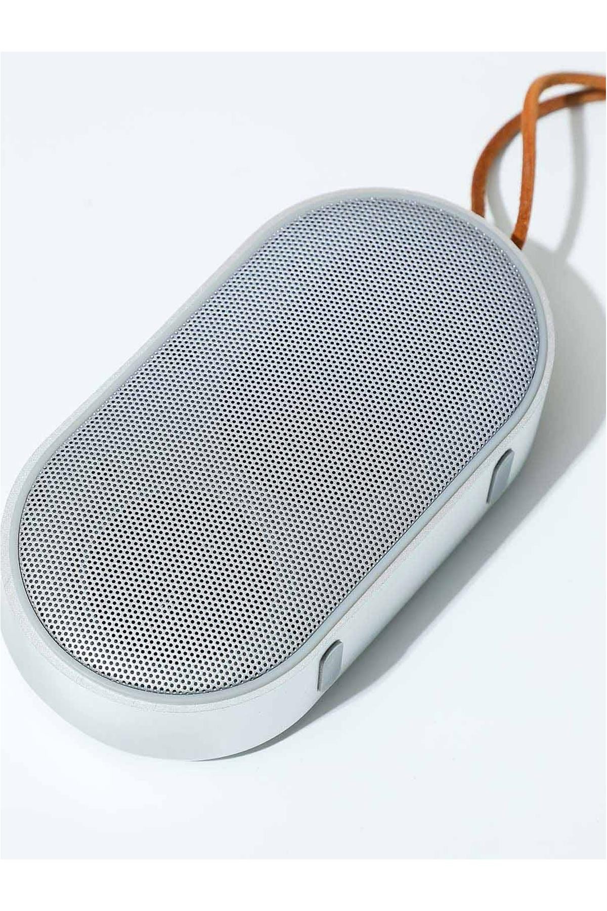  Oval Wireless Speaker with Lanyard K12 Silver